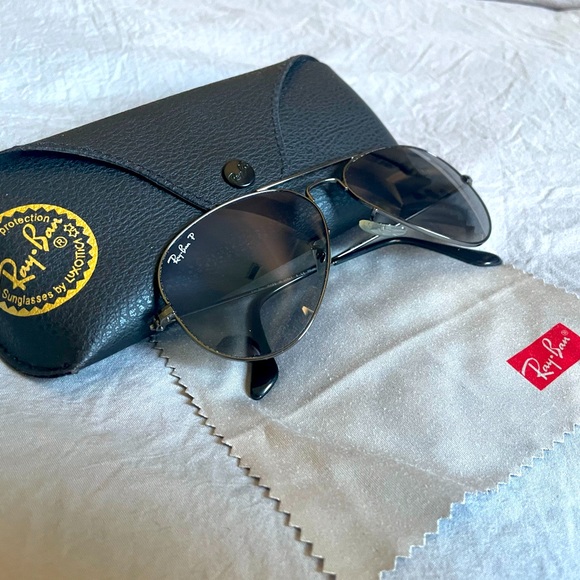 Ray Ban sunglasses in black / unisex OS - Picture 1 of 4